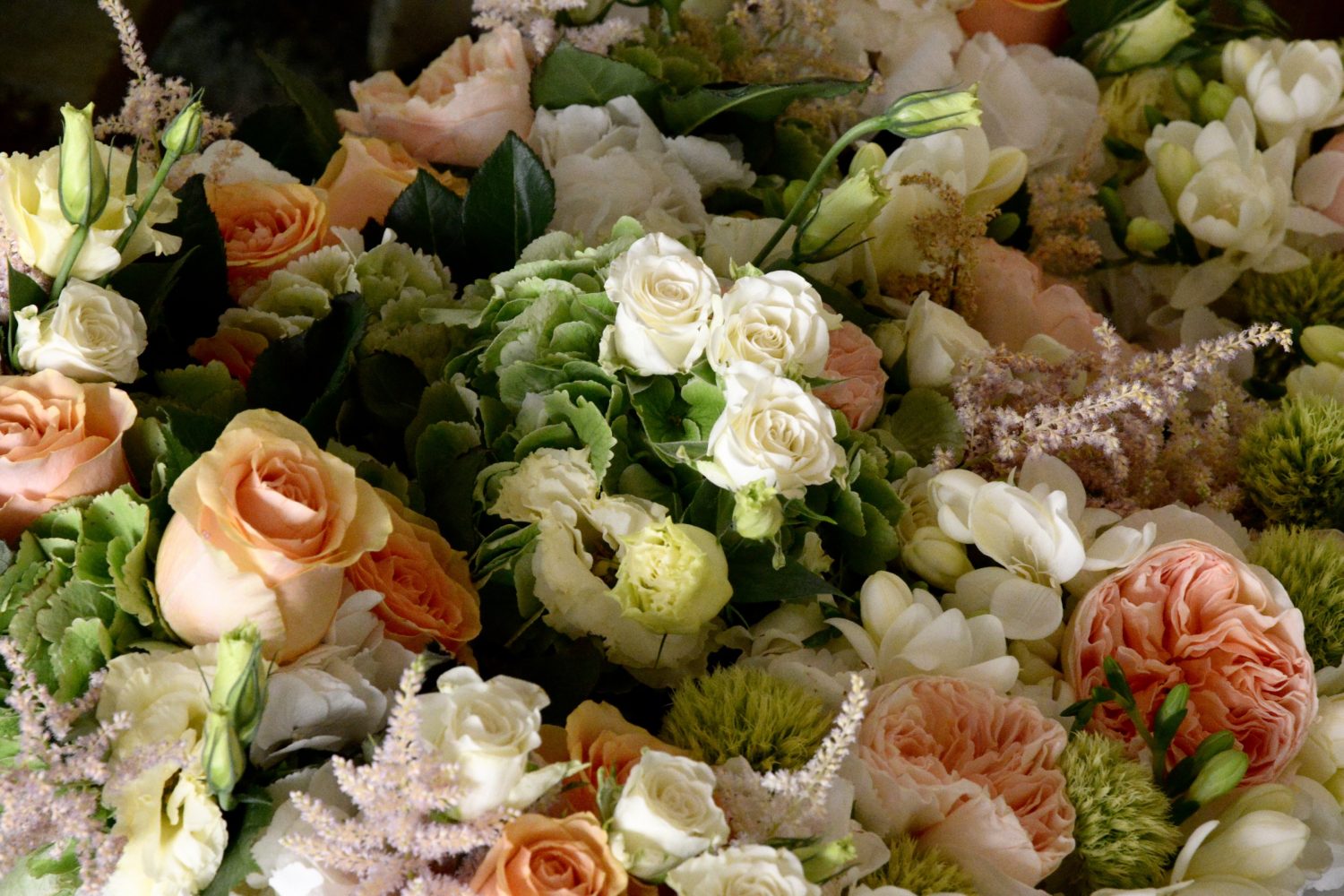 Ideas for Your Bridal Bouquet: the Seasonality of Flowers